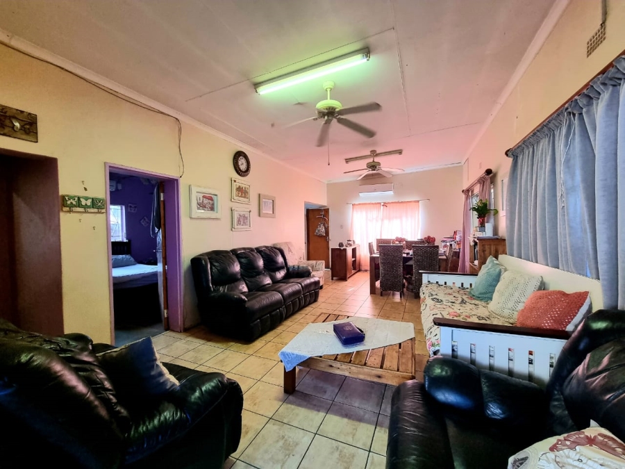 3 Bedroom Property for Sale in Rhodesdene Northern Cape